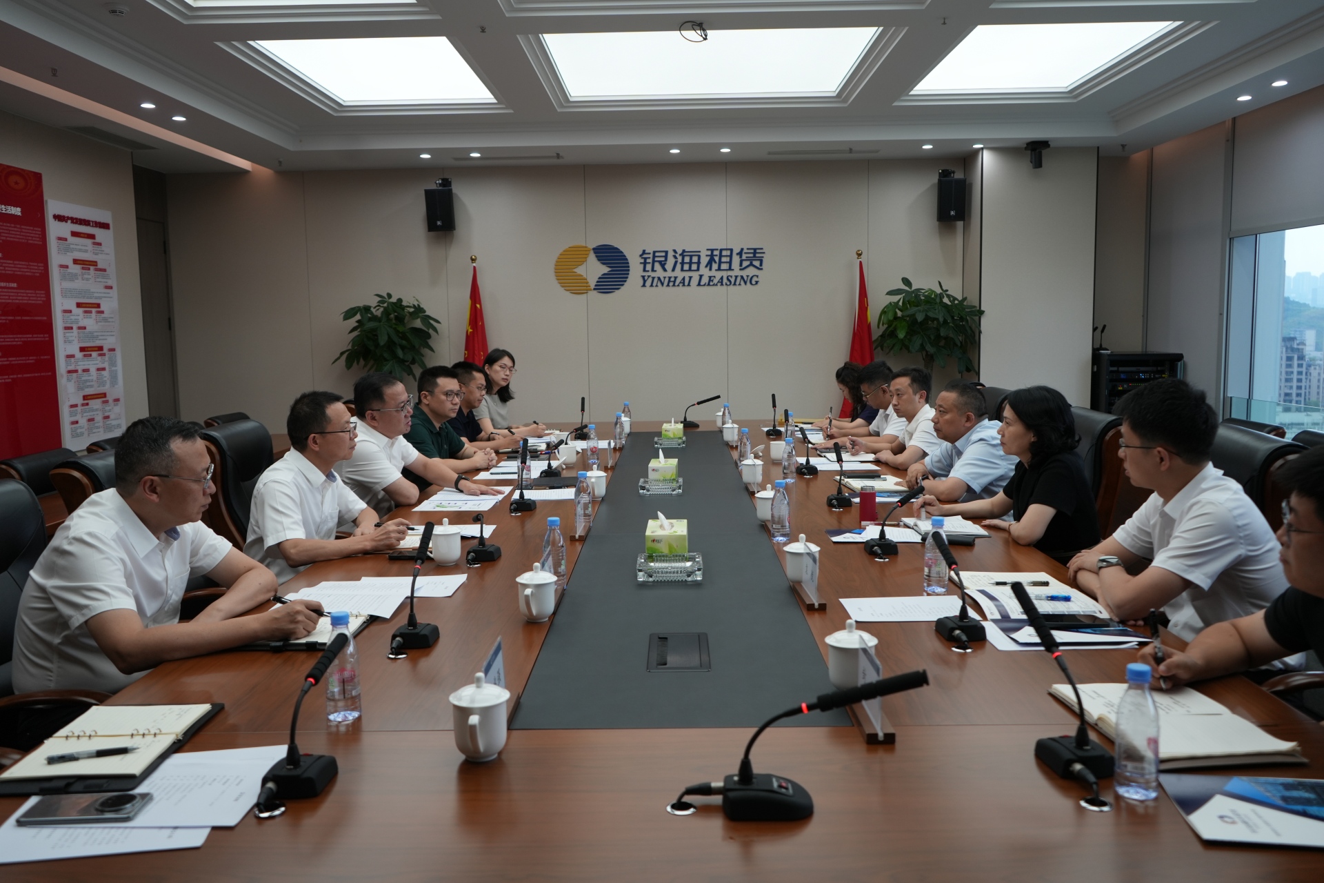 董事长会见.jpg 董事长会见.jpg
